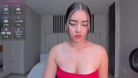 Snapshot of sophielanne chatting on November 2025 11:31:01 PM Sophie online show from November 2025 11:31:01 PM