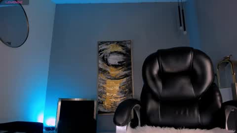 Sophie  Palmer online show from December 2025 01:18:01 PM