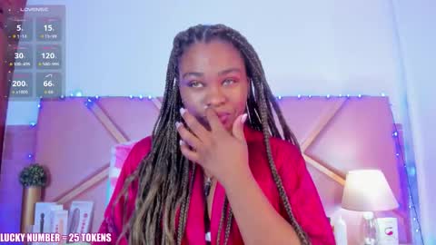 Sophie online show from December 2025 12:33:02 PM