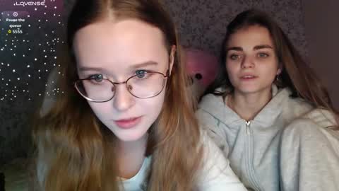 Sophie and my bestie Mandy    online show from October 2025 03:34:01 PM