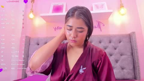 Sophii  online show from December 2025 09:01:02 PM