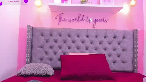 Sophii  online show from April 2026 08:43:01 PM