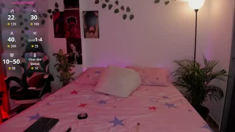 Sophie online show from October 2025 01:20:02 PM