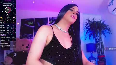 Snapshot of sophiieesweet chatting on November 2025 12:49:01 PM Sophie Sweet online show from November 2025 12:49:01 PM