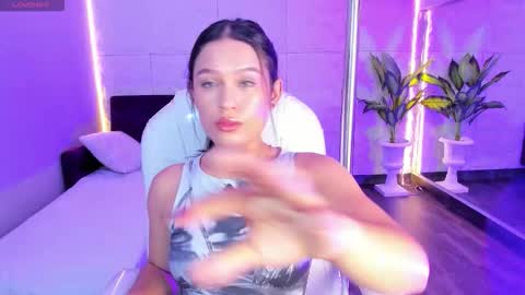 SorelZenith  online show from September 2025 11:48:01 AM