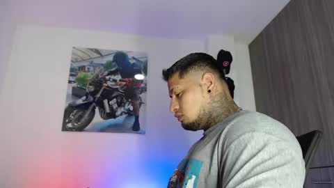 soy_apolo online show from November 2025 07:16:02 PM