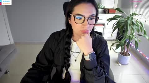 Snapshot of soyabby_ chatting on January 2025 09:35:02 PM Luisa online show from January 2025 09:35:02 PM