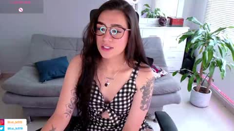 Snapshot of soyabby_ chatting on February 2025 09:06:02 PM Luisa online show from February 2025 09:06:02 PM