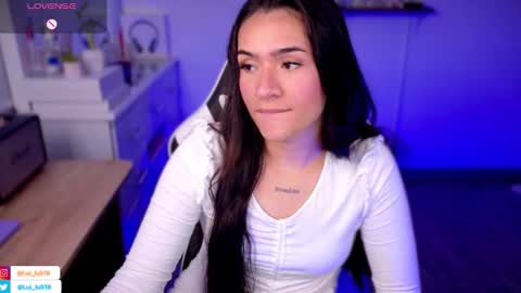 Luisa    online show from November 2025 11:15:01 PM