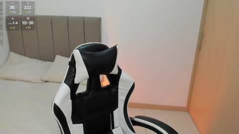 Instagram Soyamandaa  1 online show from March 2026 10:17:03 PM