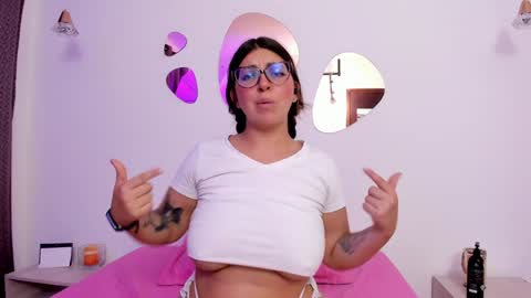 Sami Diaz   online show from February 2025 07:00:01 PM