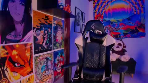 Snapshot of space__kittyy chatting on December 2024 09:49:02 PM Val online show from December 2024 09:49:02 PM