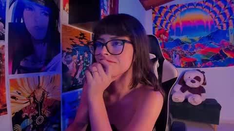 Snapshot of space__kittyy chatting on January 2025 04:04:01 AM Val online show from January 2025 04:04:01 AM