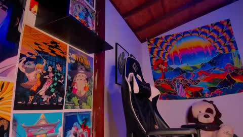 Snapshot of space__kittyy chatting on March 2025 07:19:02 AM Val online show from March 2025 07:19:02 AM