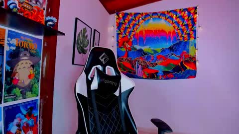 Snapshot of space__kittyy chatting on October 2025 01:03:01 AM Val online show from October 2025 01:03:01 AM