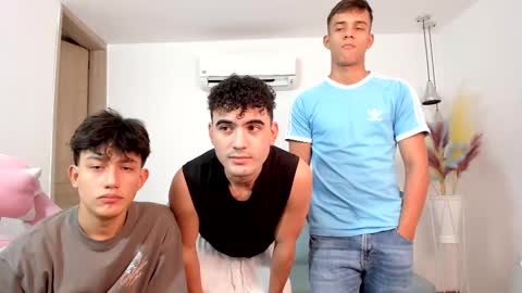 Gabo Lucas and Justin online show from October 2025 07:11:01 PM