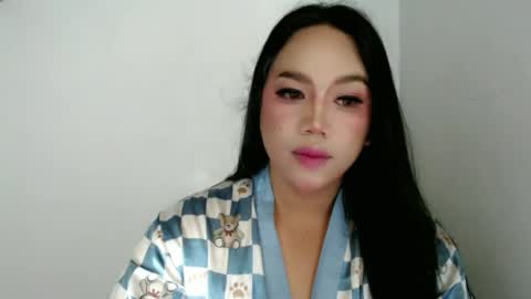 spacious_lhivia online show from July 2026 12:01:02 PM