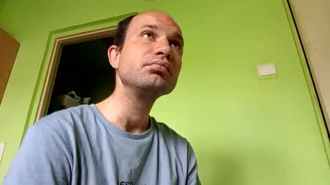 Snaiky online show from April 2026 10:21:02 AM