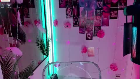  SparkleMona  online show from September 2025 02:22:02 AM