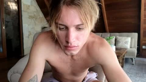 Sasha --  online show from April 2026 01:01:02 AM