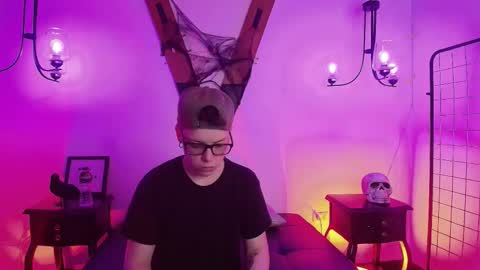 spencerm_ online show from November 2025 07:58:01 PM