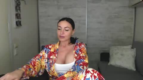 Snapshot of spicemint chatting on May 2026 02:55:01 PM Carla online show from May 2026 02:55:01 PM