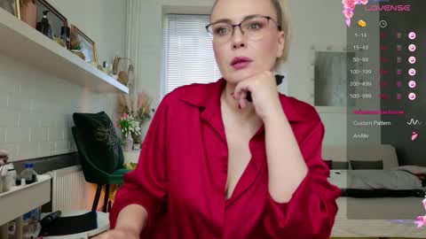 Snapshot of spicyhotmilf chatting on October 2025 12:47:01 PM Lexsy online show from October 2025 12:47:01 PM