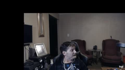 Snapshot of spider19752020 chatting on January 2025 04:10:02 AM bri and mags fun room online show from January 2025 04:10:02 AM