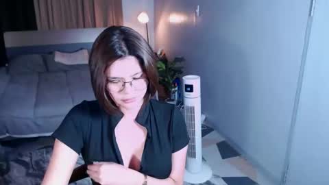 Snapshot of spiffingview_of_carmella chatting on June 2026 05:53:01 AM Hi Im Carmela online show from June 2026 05:53:01 AM