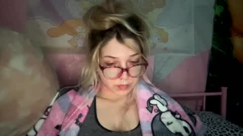 Pixie online show from March 2025 05:29:02 AM