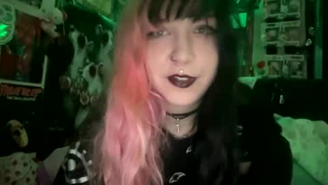 Pixie online show from October 2025 03:56:02 PM