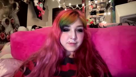 Pixie online show from April 2026 06:39:01 PM