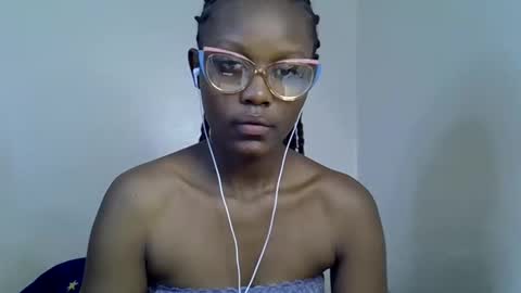 Tashy online show from November 2025 07:24:02 PM