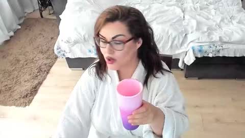 Snapshot of squirt_kimmm chatting on September 2025 01:00:01 PM Kim online show from September 2025 01:00:01 PM