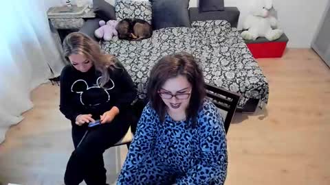 Snapshot of squirt_kimmm chatting on October 2025 11:51:02 AM Kim online show from October 2025 11:51:02 AM