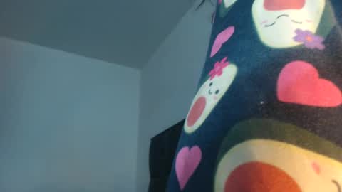Snapshot of squirt_milk_ chatting on February 2025 03:22:01 AM Carolainss online show from February 2025 03:22:01 AM