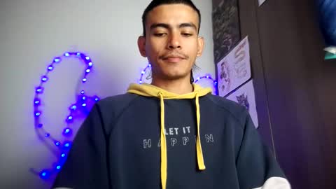 Snapshot of srcejotas chatting on December 2025 12:21:01 PM sorry mom online show from December 2025 12:21:01 PM