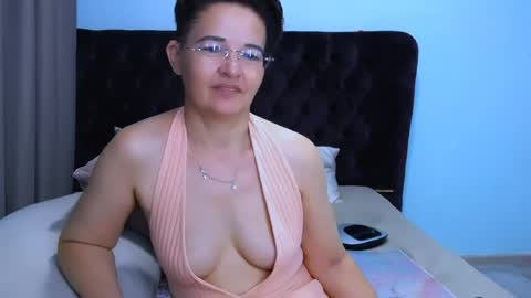 Snapshot of staceydarling chatting on June 2026 07:49:02 PM staceydarling online show from June 2026 07:49:02 PM