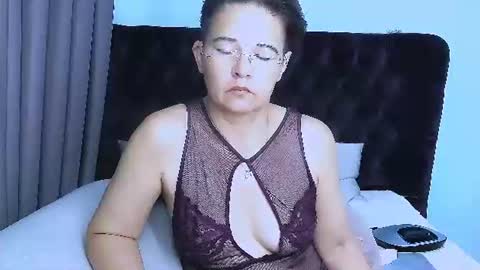 Snapshot of staceydarling chatting on July 2026 09:14:02 AM staceydarling online show from July 2026 09:14:02 AM