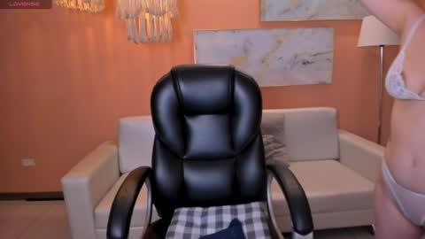 Snapshot of staceywood_ chatting on December 2024 04:57:01 PM Stacy Woods online show from December 2024 04:57:01 PM