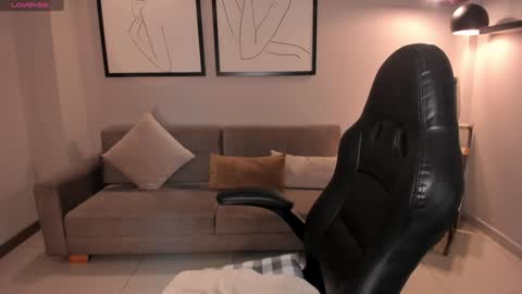 Snapshot of staceywood_ chatting on January 2025 01:31:01 PM Stacy Woods online show from January 2025 01:31:01 PM