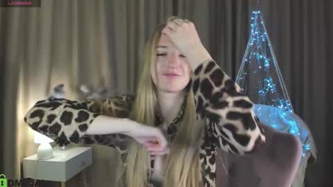 Snapshot of stacy_riiver chatting on October 2025 08:55:02 AM Stacy Mon Tue Wed Thu Fri Sun GMT GMT 3 1000am - 0400pm online show from October 2025 08:55:02 AM