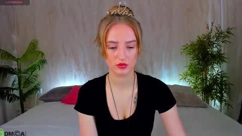 Snapshot of stacy_riiver chatting on February 2026 08:18:02 AM Stacy Mon Tue Wed Thu Fri Sun GMT GMT 3 1000am - 0400pm online show from February 2026 08:18:02 AM