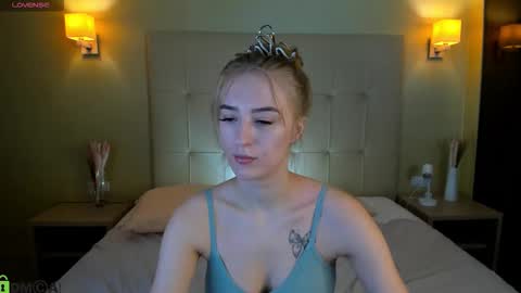 Snapshot of stacy_riiver chatting on February 2026 09:26:01 AM Stacy Mon Tue Wed Thu Fri Sun GMT GMT 3 1000am - 0400pm online show from February 2026 09:26:01 AM