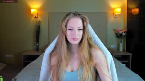 Snapshot of stacy_riiver chatting on February 2026 09:19:01 AM Stacy Mon Tue Wed Thu Fri Sun GMT GMT 3 1000am - 0400pm online show from February 2026 09:19:01 AM