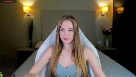 Snapshot of stacy_riiver chatting on February 2026 09:17:01 AM Stacy Mon Tue Wed Thu Fri Sun GMT GMT 3 1000am - 0400pm online show from February 2026 09:17:01 AM