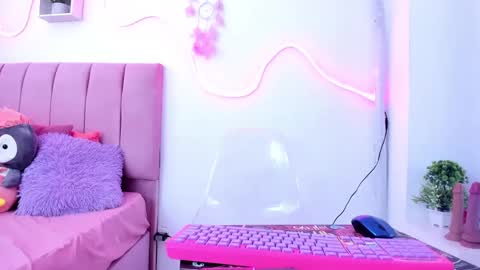 estecy online show from September 2025 02:42:01 PM