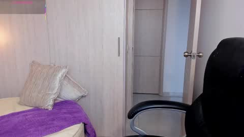 Stacy Conner online show from November 2025 08:07:01 PM