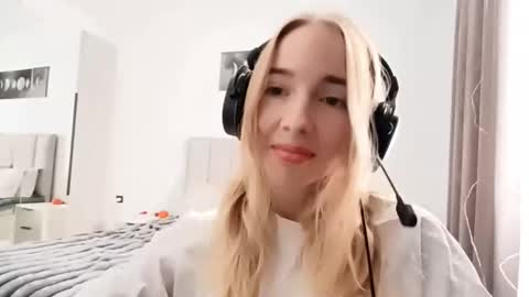 Mila online show from February 2026 06:29:02 AM