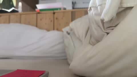 staernstar online show from September 2025 07:10:01 AM